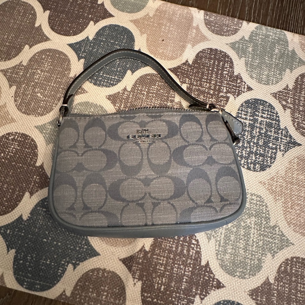 Coach Nolita 19